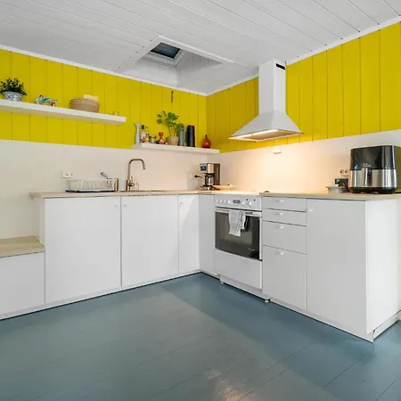In With House Sea View Feriehus *
