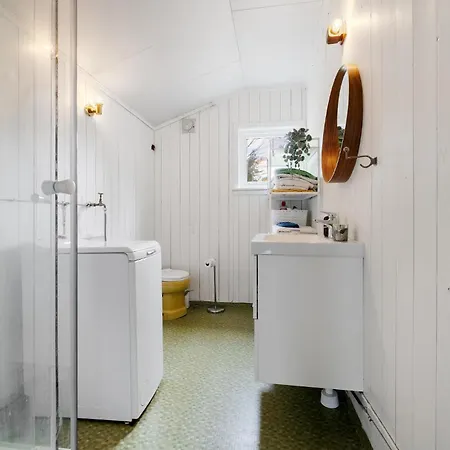 Feriehus In With House Sea View